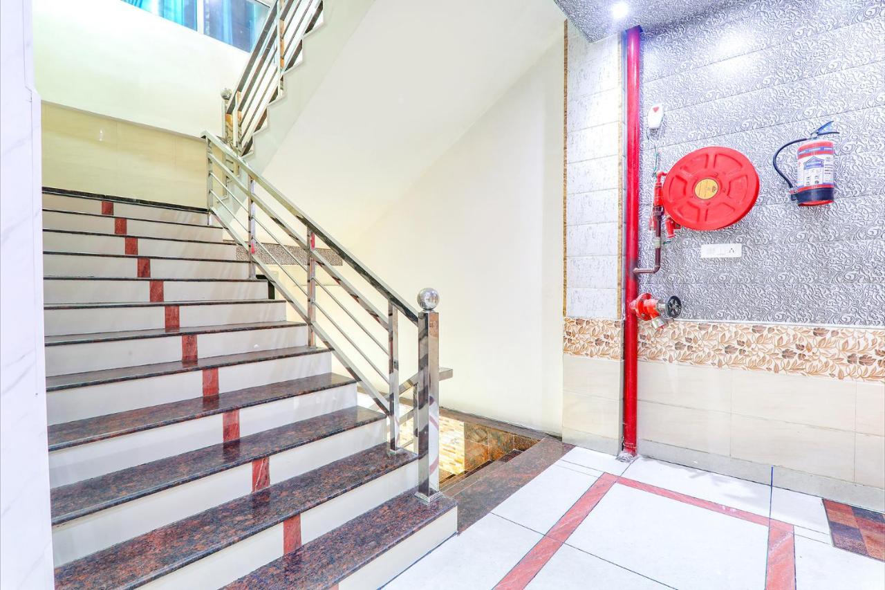 Capital O 64299 Hotel Suncity Juhi Bari Εξωτερικό φωτογραφία