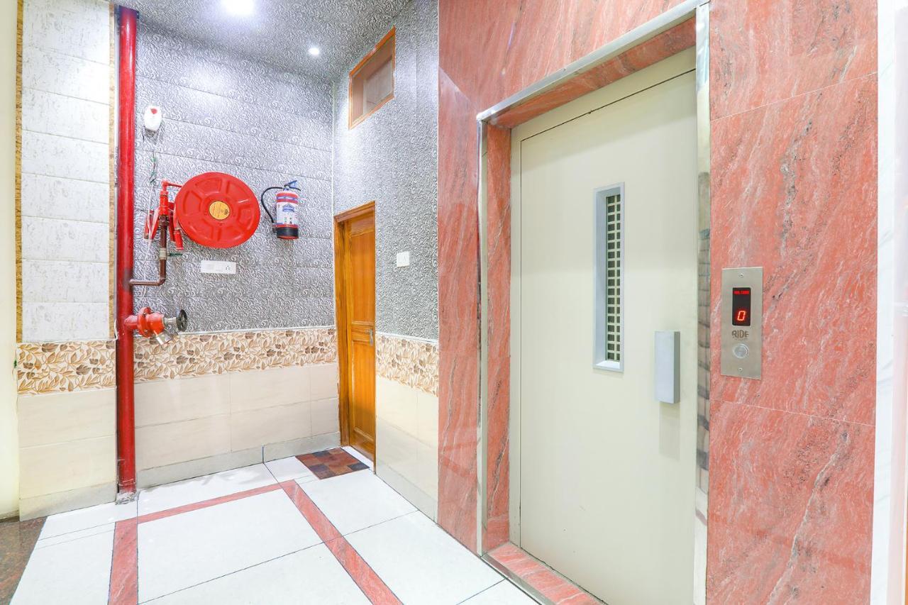 Capital O 64299 Hotel Suncity Juhi Bari Εξωτερικό φωτογραφία